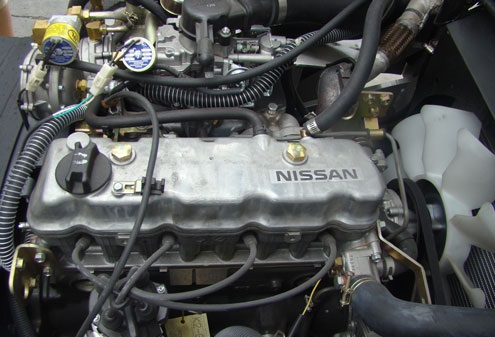 Nissan K25 części zamienne silnika